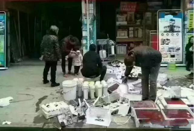 別讓你買的凈水器變成垃圾堆上的廢品，一定要學(xué)會的凈水器選擇方法。。。